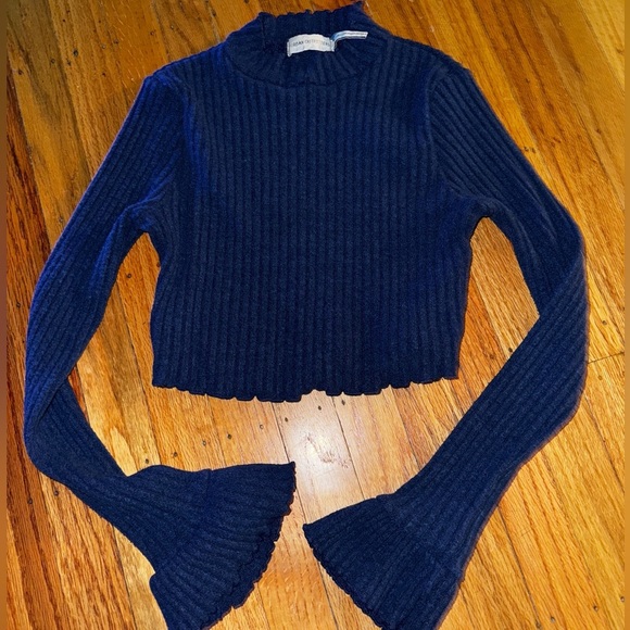 Navy crop top - Picture 1 of 3